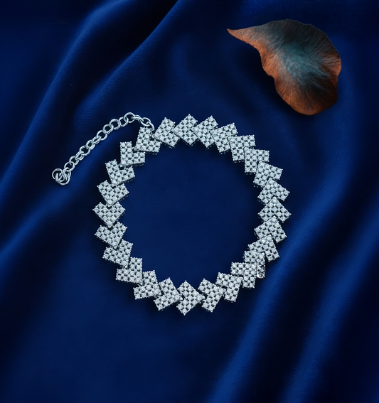 SINIMU – Zerina Zigzag Bracelet with Sparkling Accents