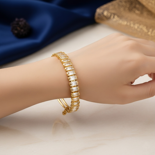 SINIMU Scarlet Bloom Bangle - Gold-Plated Floral Bangle Jewelry Elegance  Adjustable