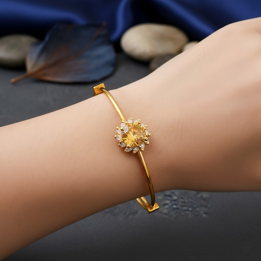 SINIMU Scarlet Bloom Bangle - Gold-Plated Floral Bangle Jewelry Elegance
